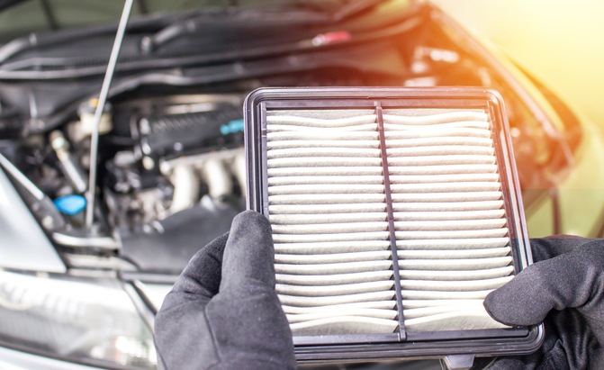 Por qué es importante cambiar los filtros de aire del automóvil?